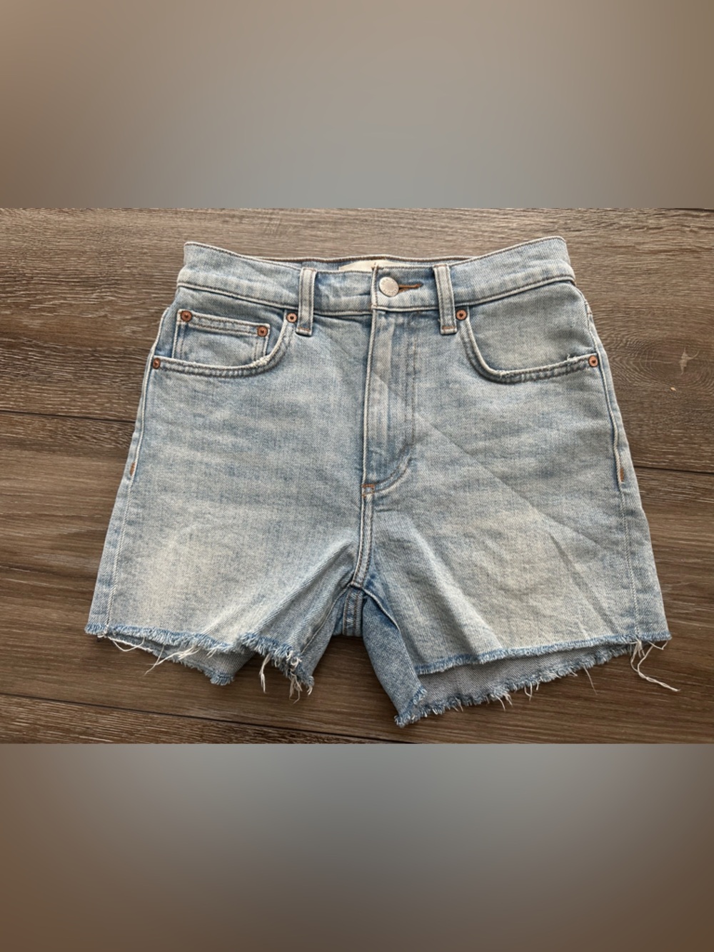 Denim Forum Light Blue Raw Hem Denim Shorts/ woman’s 24/ the Romy slim shorts
